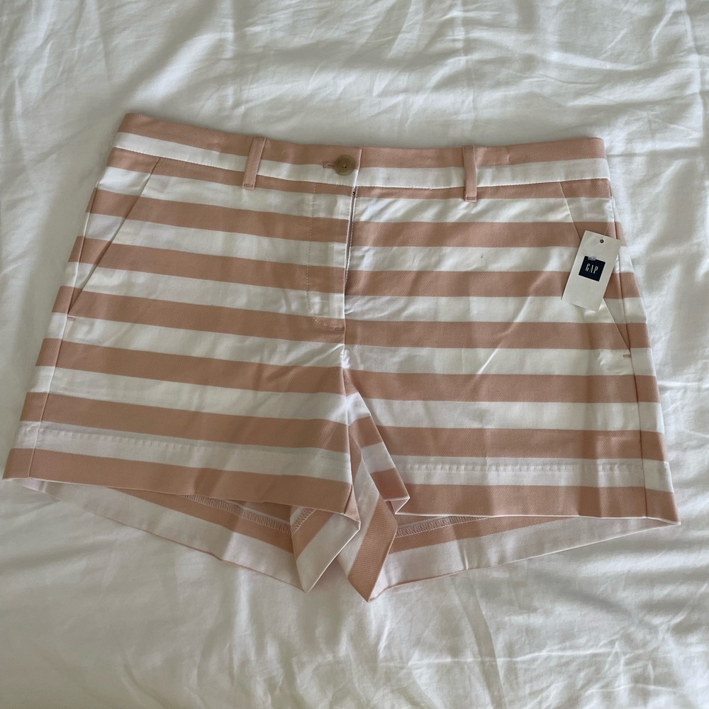 Gap “short shorts”. Pink/white